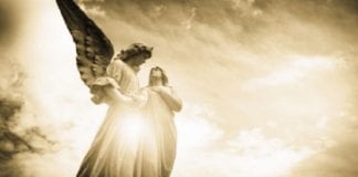 Un Ange qui Travaille pour les Résultats les Plus Élevés