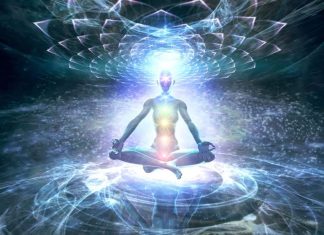 Exercice pour faire monter la « Force Kundalini »