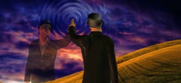 ouverture- homme eeffet miroir