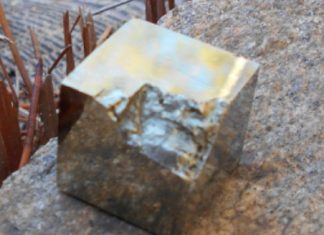 La Conscience Du Cristal De Pyrite