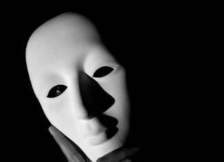 Transparence, tout devient transparent et les masques tombent…