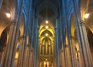 Quittez vos cathédrales de pierres et transformez vos cœurs en Cathédrales de Lumière