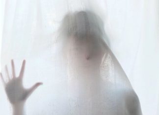 Regarder au-delà de la perception