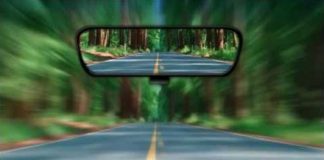 Le Créateur -Regarder en Arrière pour Aller de l’Avant