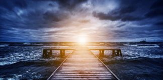 La Tempête se lève, dirigez-vous vers la Lumière !