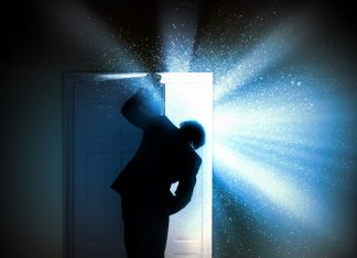 Le Créateur – Entrez, entrez…