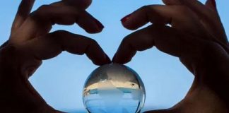 Le Créateur – Mettre en Mouvement…..