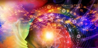 Regardez à l’Intérieur pour Valider toute Information