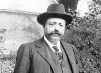 Vous avez des boucliers pour tout, pour tous types d’agressions. Vous êtes Dieu dansant dans l’argile de ce corps…