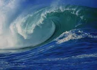 Les vagues s’intensifient