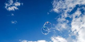 Tendre la main, signifie tendre la main