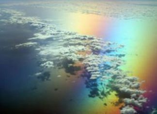 Un Arc-en-Ciel de Lumière sur la Terre