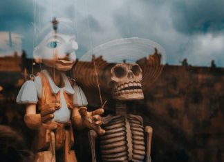 Les Marionnettes dansent à votre commandement