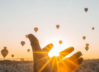 Par les moyens les plus directs possibles