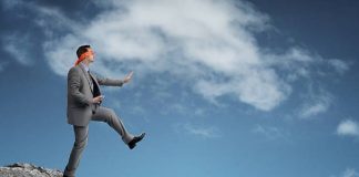 Nous observons une humanité au bord du précipice, n’osant déployer ses ailes!