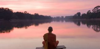 Le Créateur – À Vos Cotés