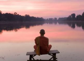 Le Créateur – À Vos Cotés