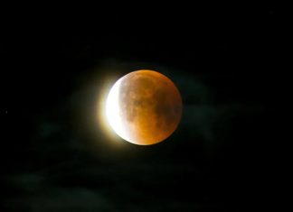 ENTRER DANS LA PORTE MYSTIQUE du POUVOIR DIVIN