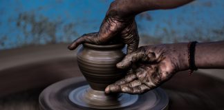 Demain naitra de vos deux mains