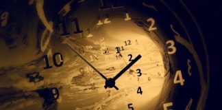 Le Créateur – Sortez…