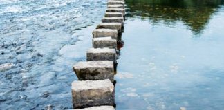 Les Pierres qui Pavent le Chemin